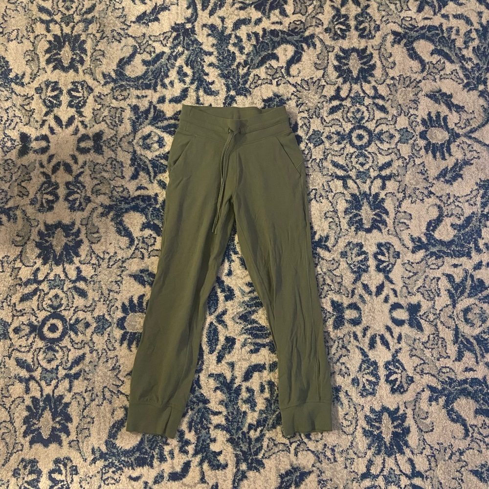 Lululemon Ready to Rulu Crop joggers